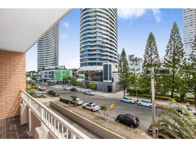 2 Elizabeth Avenue, Broadbeach QLD 4218