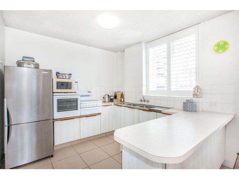 2 Elizabeth Avenue, Broadbeach QLD 4218