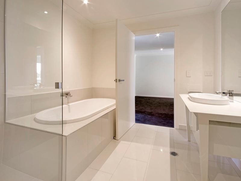 8 Curlew Way, Peregian Springs QLD 4573