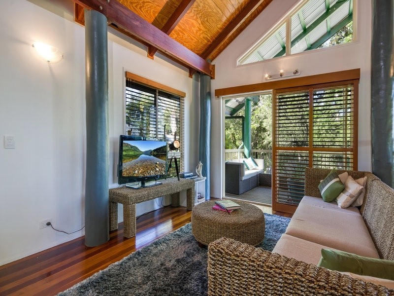20 Pacific View Drive, Tinbeerwah QLD 4563