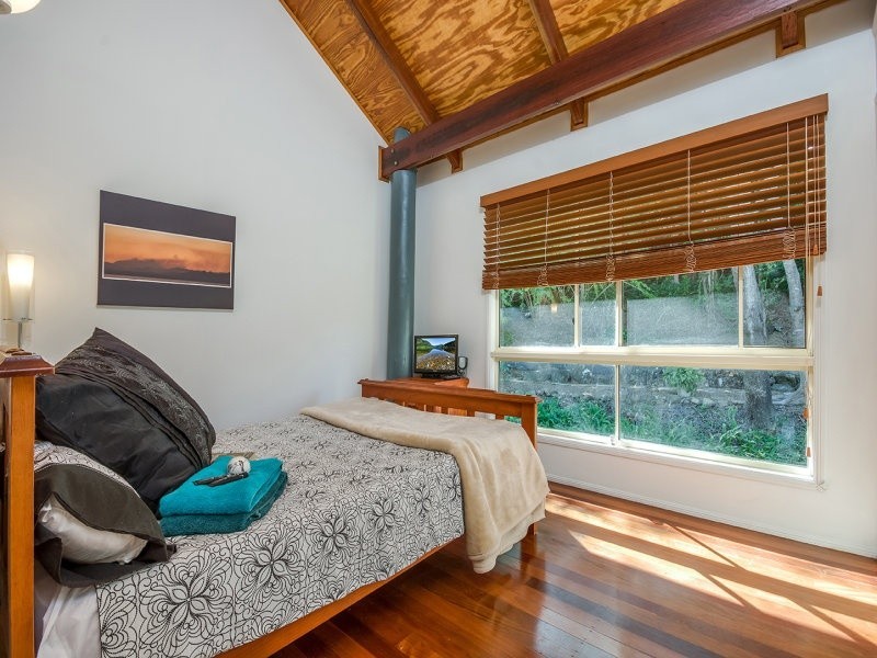 20 Pacific View Drive, Tinbeerwah QLD 4563