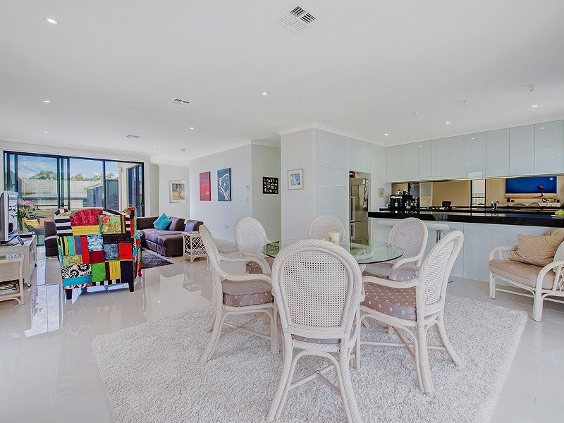 14 Bunya Grove, Peregian Springs QLD 4573