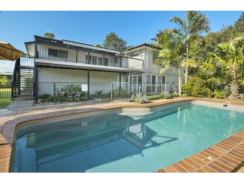 3 Bloodwood Close, Mooloolah Valley QLD 4553