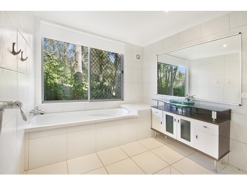 3 Bloodwood Close, Mooloolah Valley QLD 4553