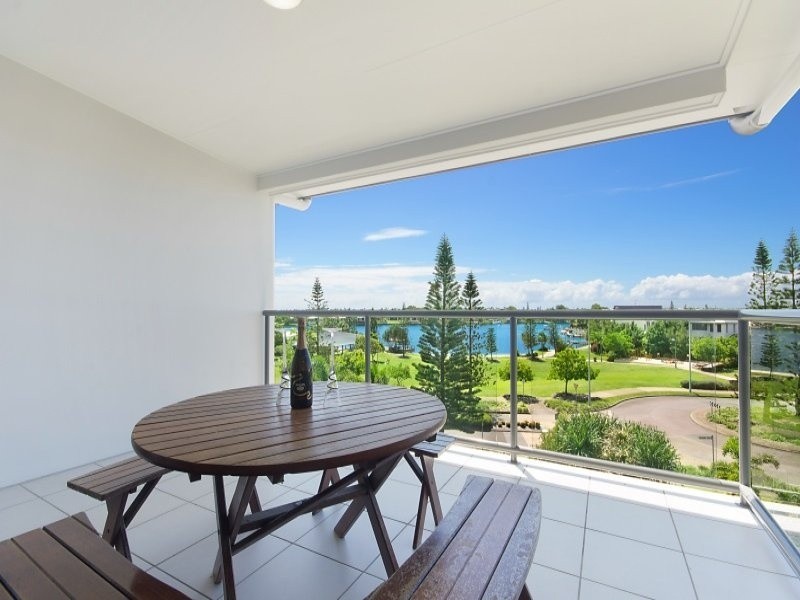 57/4 Grand Parade, Parrearra QLD 4575