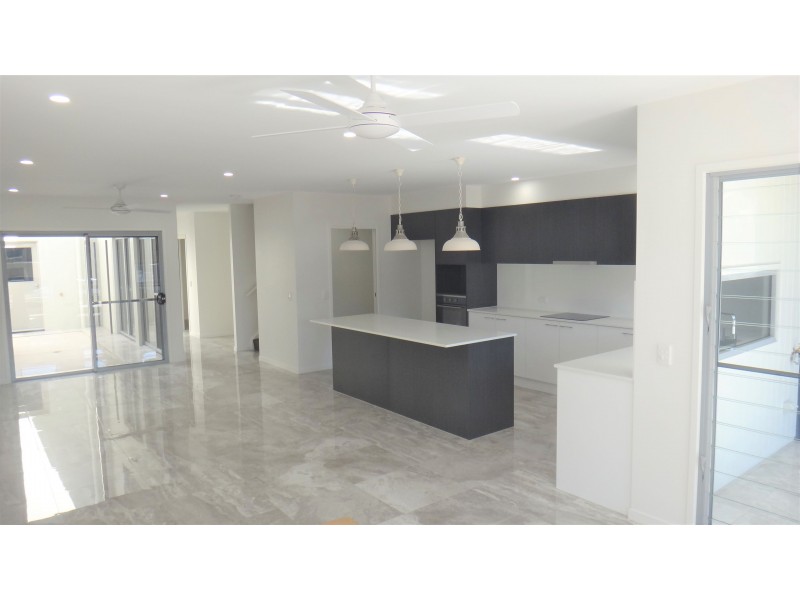 129 Sunshine Cove Way, Maroochydore QLD 4558