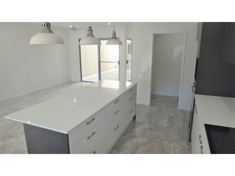 129 Sunshine Cove Way, Maroochydore QLD 4558