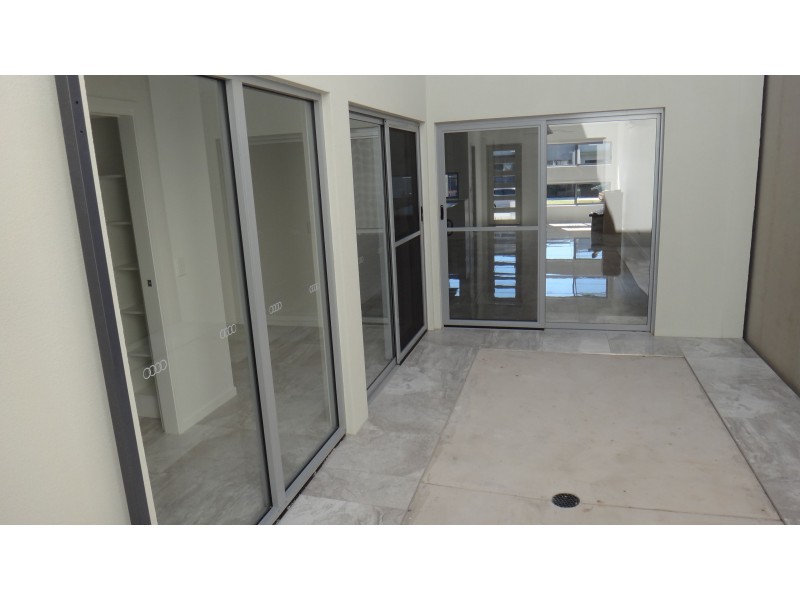 129 Sunshine Cove Way, Maroochydore QLD 4558