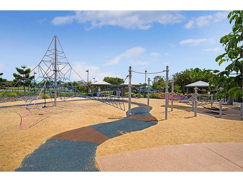 129 Sunshine Cove Way, Maroochydore QLD 4558