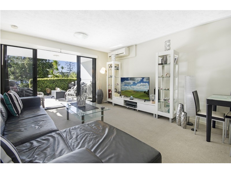 13/4 Grand Parade, Parrearra QLD 4575