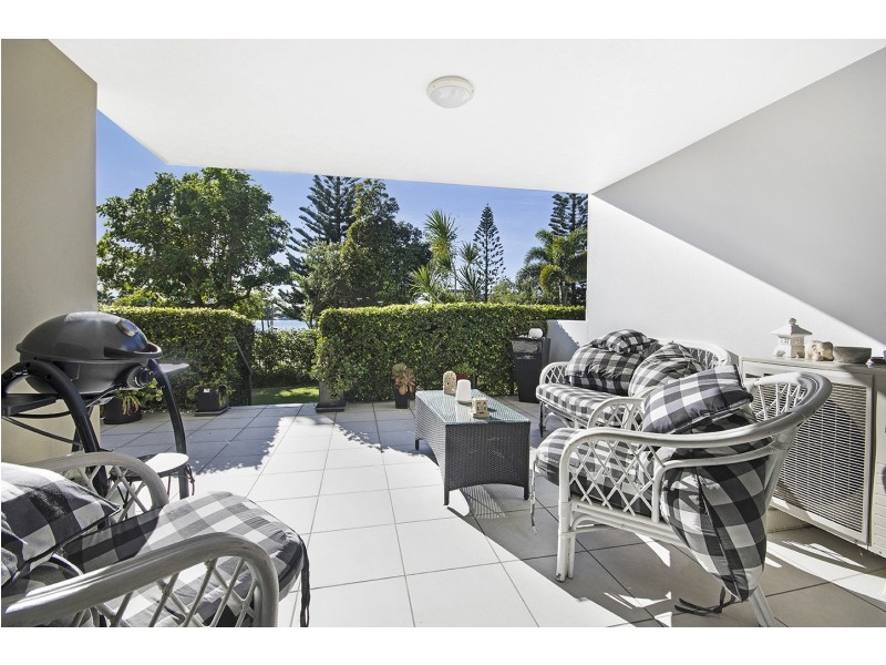 13/4 Grand Parade, Parrearra QLD 4575