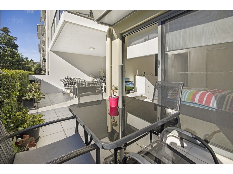 13/4 Grand Parade, Parrearra QLD 4575