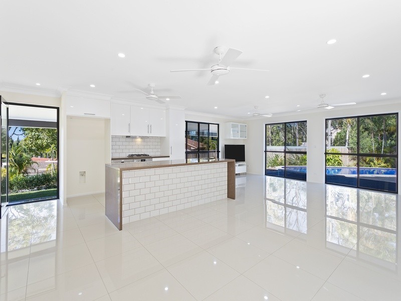 22 Surrey Court, Helensvale QLD 4212