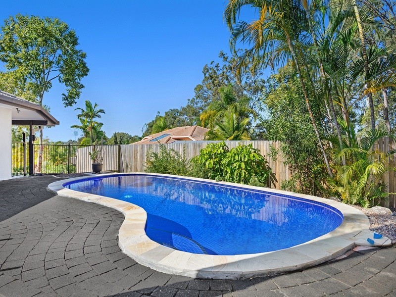 22 Surrey Court, Helensvale QLD 4212