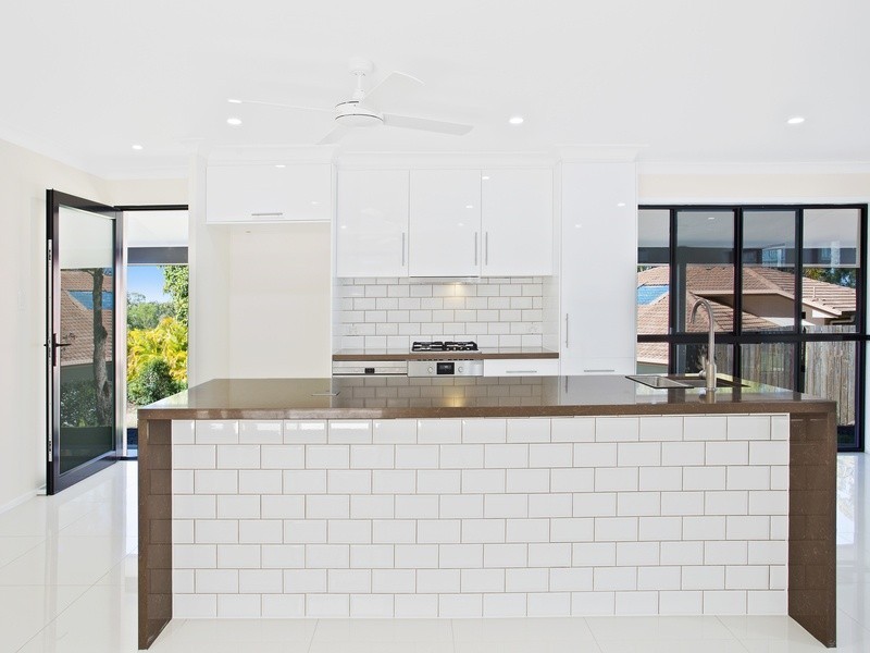 22 Surrey Court, Helensvale QLD 4212