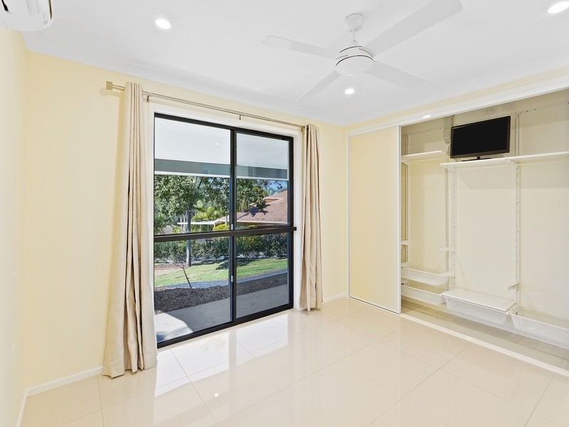 22 Surrey Court, Helensvale QLD 4212