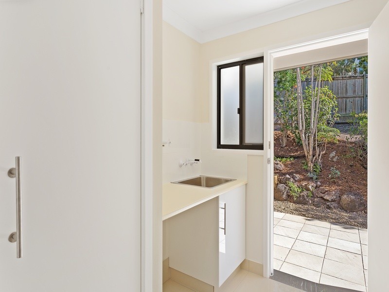 22 Surrey Court, Helensvale QLD 4212