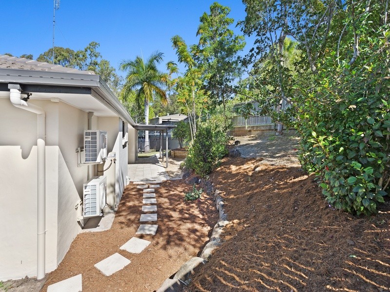 22 Surrey Court, Helensvale QLD 4212