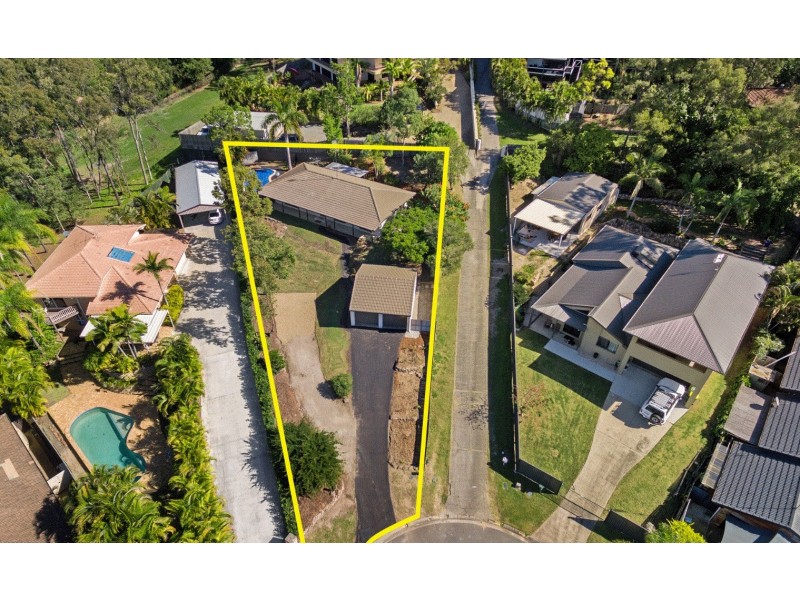 22 Surrey Court, Helensvale QLD 4212