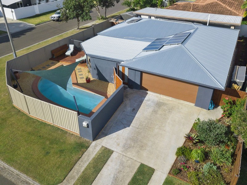 1 Maydena Street, Warana QLD 4575