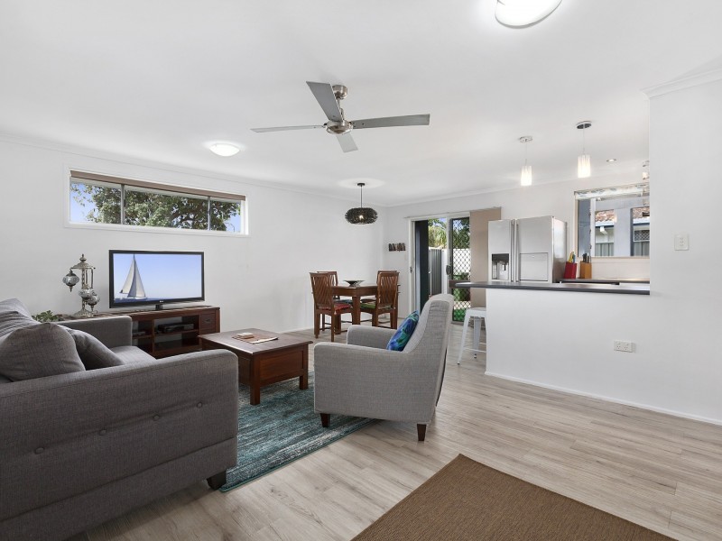 1 Maydena Street, Warana QLD 4575