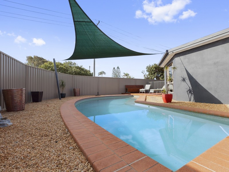 1 Maydena Street, Warana QLD 4575