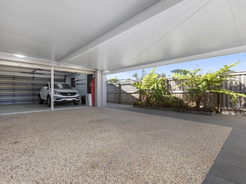 142 Oceanic Drive, Warana QLD 4575