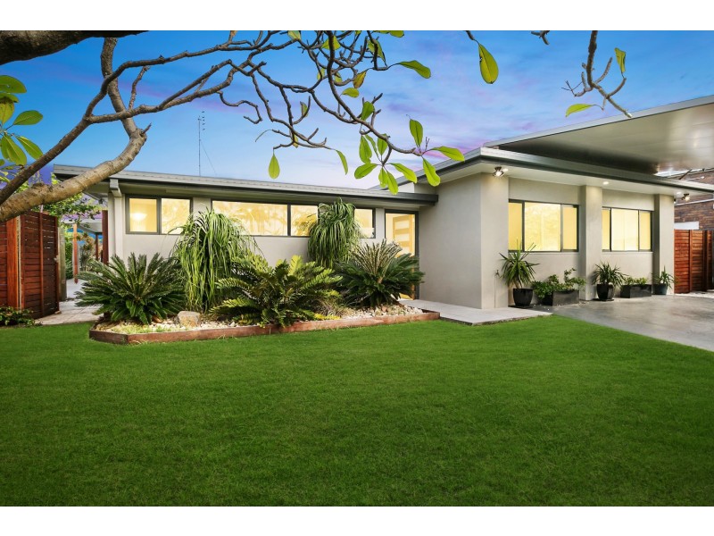 24 Minkara Street, Warana QLD 4575