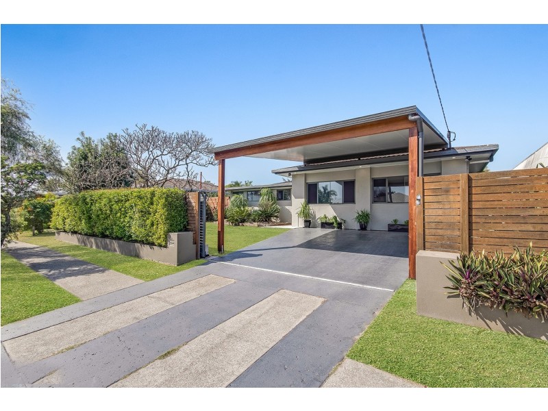 24 Minkara Street, Warana QLD 4575