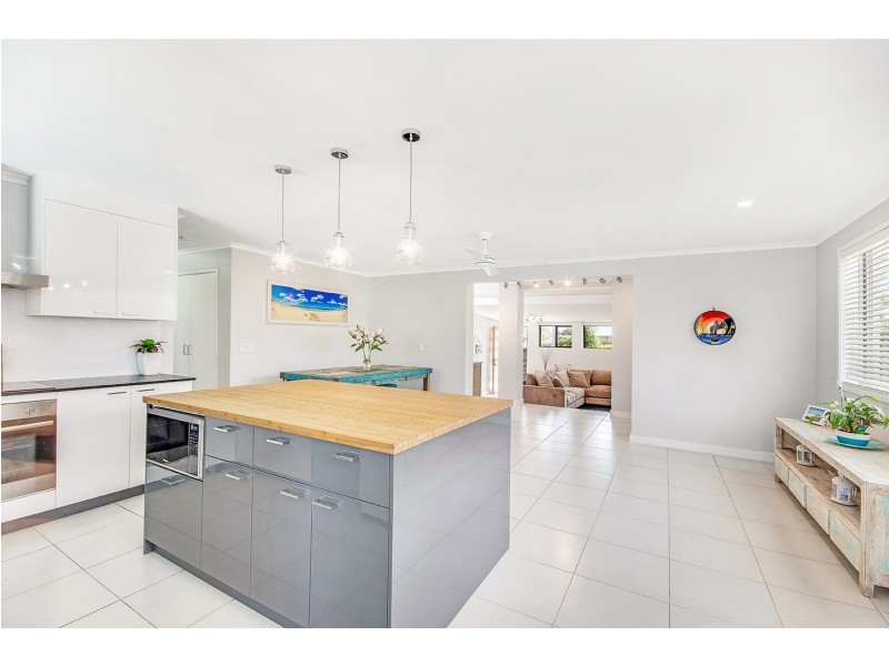 24 Minkara Street, Warana QLD 4575