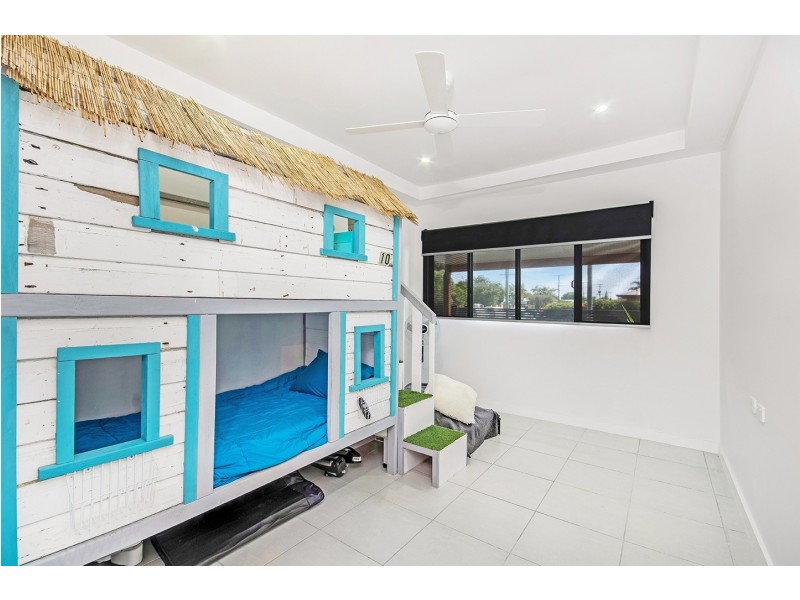 24 Minkara Street, Warana QLD 4575