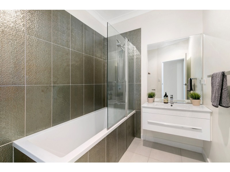 24 Minkara Street, Warana QLD 4575