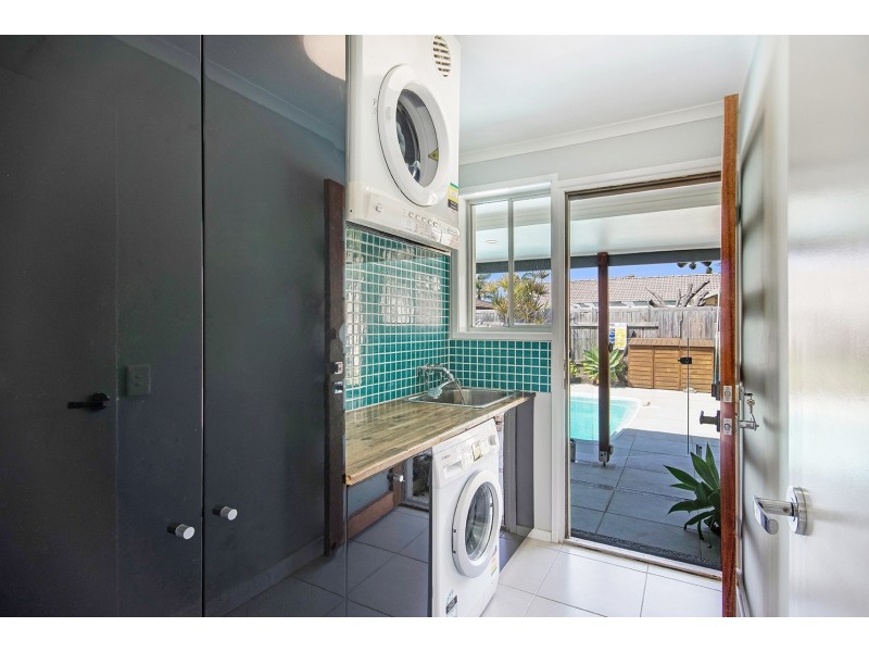 24 Minkara Street, Warana QLD 4575