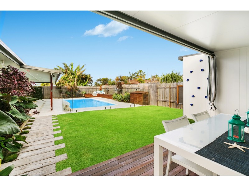 24 Minkara Street, Warana QLD 4575