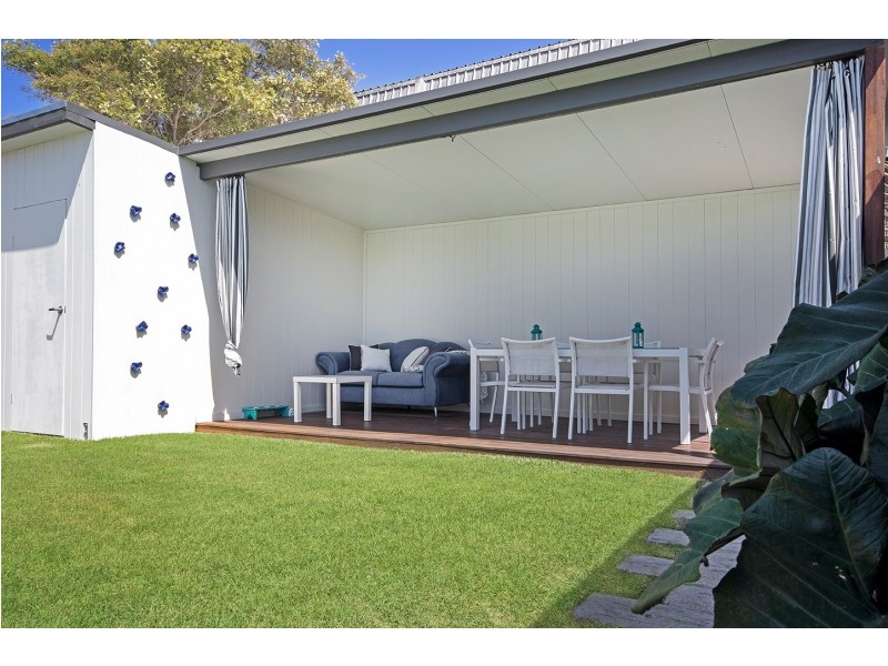 24 Minkara Street, Warana QLD 4575