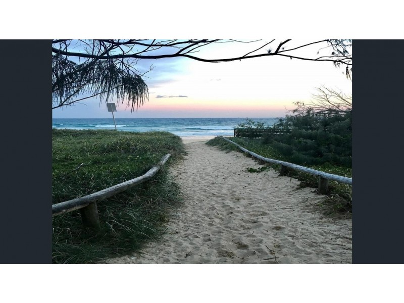 24 Minkara Street, Warana QLD 4575