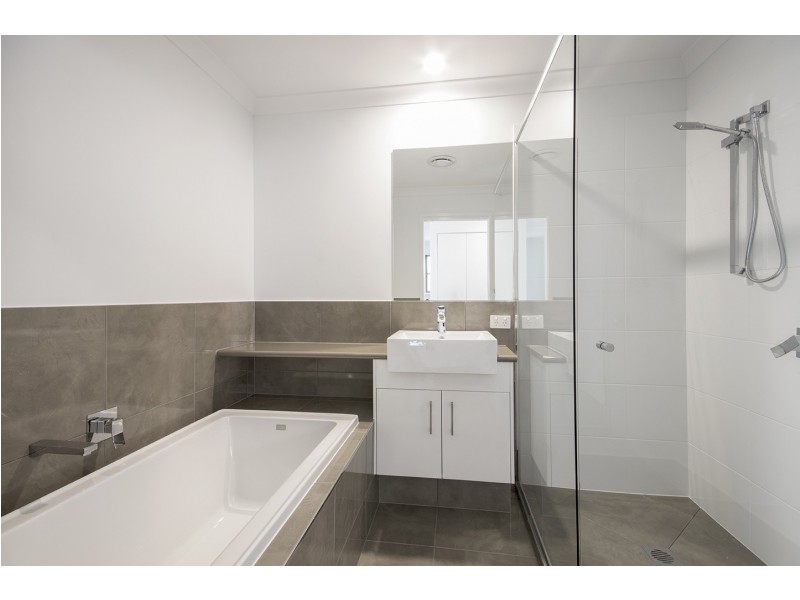 120 Sunshine Cove Way, Maroochydore QLD 4558