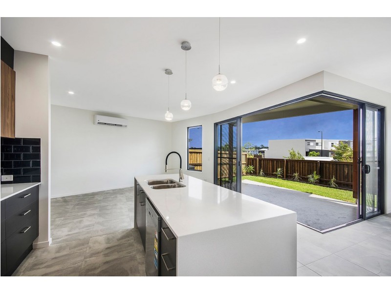 13 Round Bush Crescent, Maroochydore QLD 4558