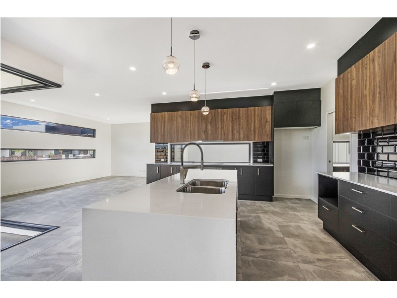 13 Round Bush Crescent, Maroochydore QLD 4558