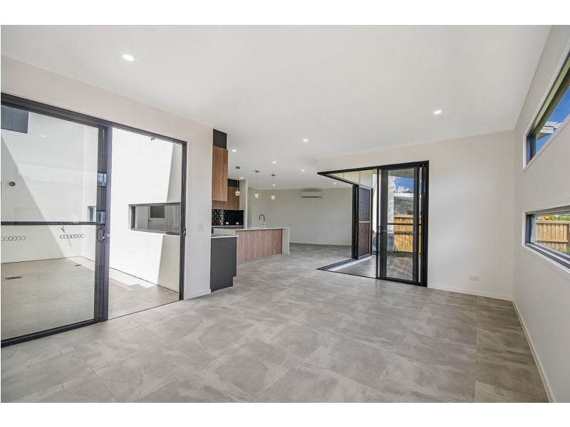 13 Round Bush Crescent, Maroochydore QLD 4558