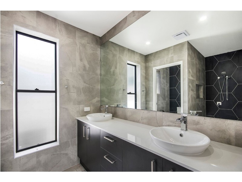 13 Round Bush Crescent, Maroochydore QLD 4558