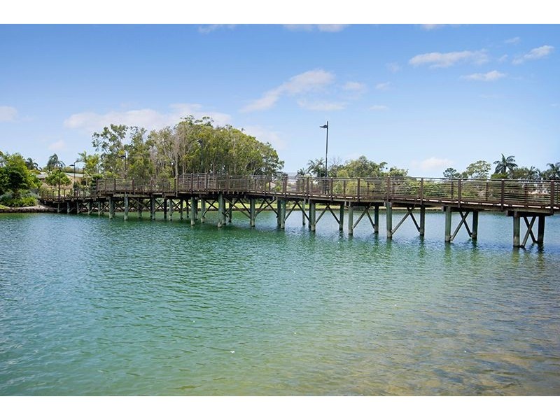 13 Round Bush Crescent, Maroochydore QLD 4558