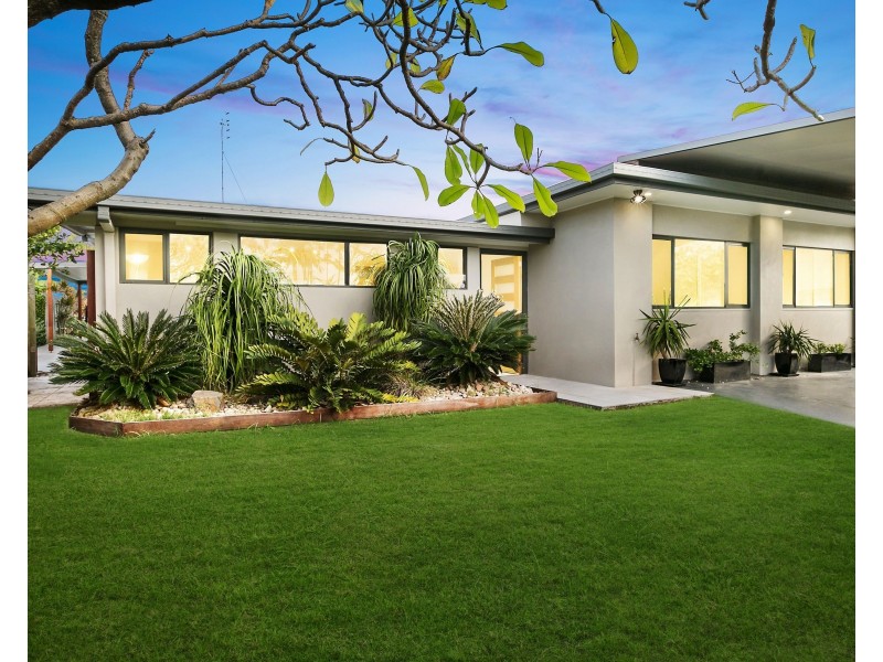 24 Minkara Street, Warana QLD 4575