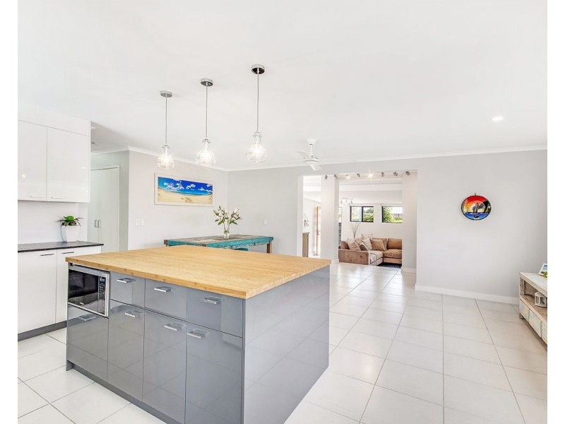 24 Minkara Street, Warana QLD 4575