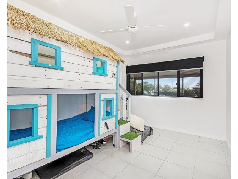 24 Minkara Street, Warana QLD 4575