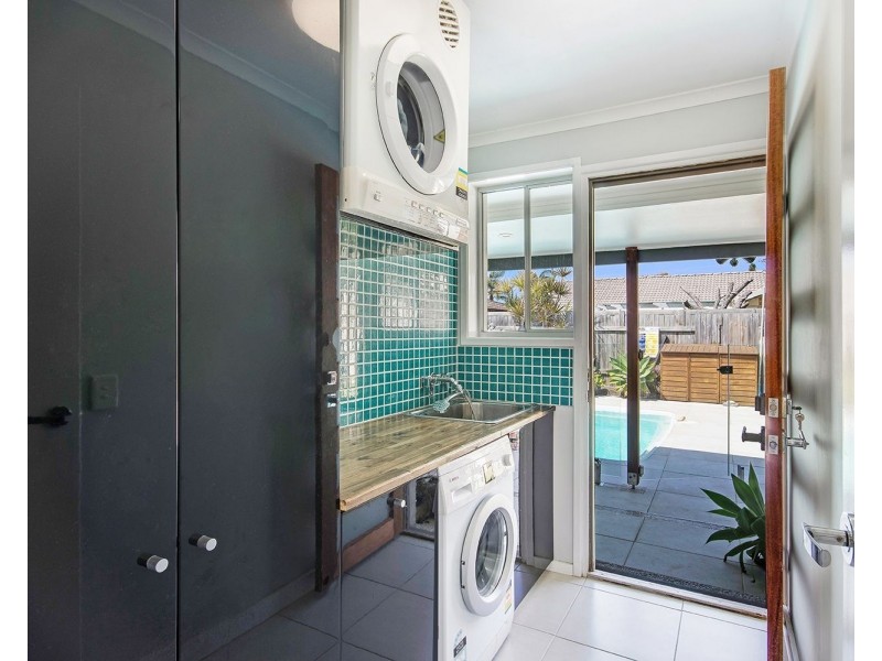 24 Minkara Street, Warana QLD 4575