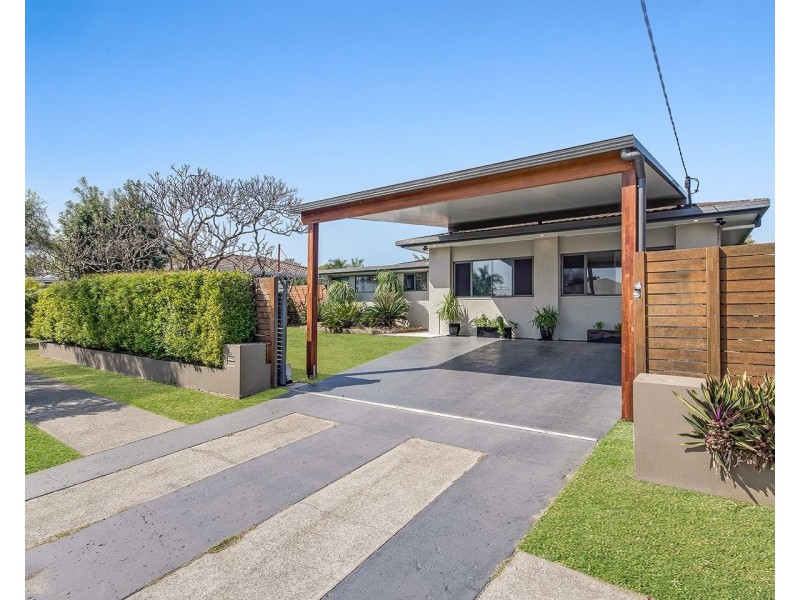 24 Minkara Street, Warana QLD 4575