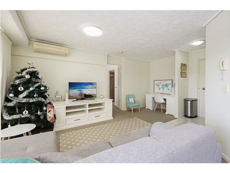 2/4 Grand Parade, Kawana Island QLD 4575