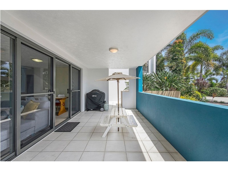 2/4 Grand Parade, Kawana Island QLD 4575