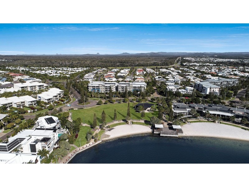 2/4 Grand Parade, Kawana Island QLD 4575